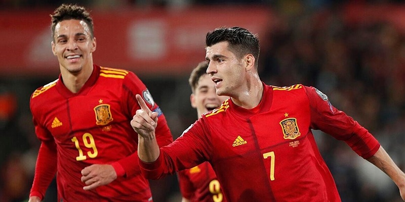 Đội tuyển Tây Ban Nha có sự kết hợp cân bằng về mặt lối chơi